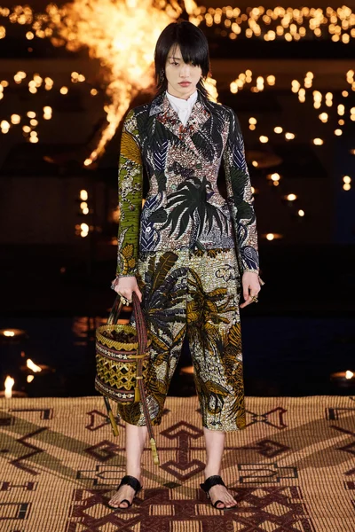 Look 8